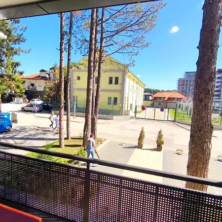 Majski Bor アパート ズラティボール